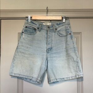 Abercrombie & Fitch The 7” Dad Short High Rise Shorts